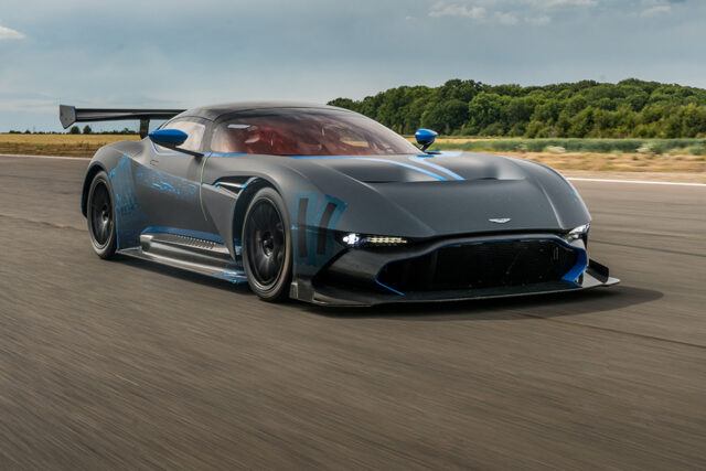Aston-Martin-Vulcan-video