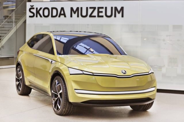 SKODA-VISION-E-in-SKODA-Museum