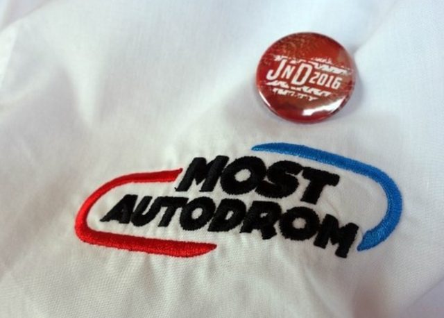 Jedu-na-dren-AUTODROM_MOST