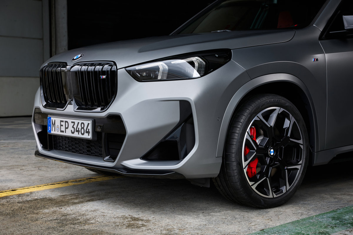 Nové BMW X1 M35i xDrive se představuje. Pohání jej vpřed 300 koní