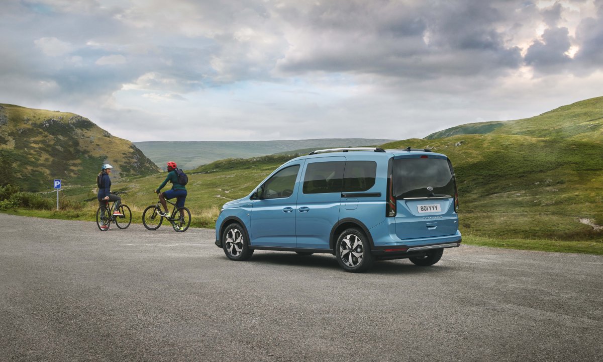 2021_FORD_TOURNEO_CONNECT-1