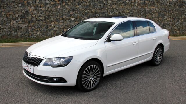 test-skoda-superb-v6-fsi-4x4-laurin_a_klement-03 test-skoda-superb-v6-fsi-4x4-laurin_a_klement-03