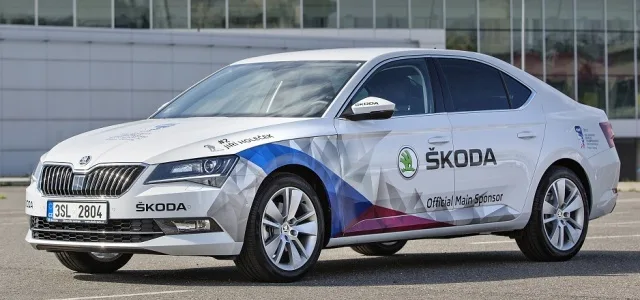 150423 The new SKODA Superb in IIHF Fleet n