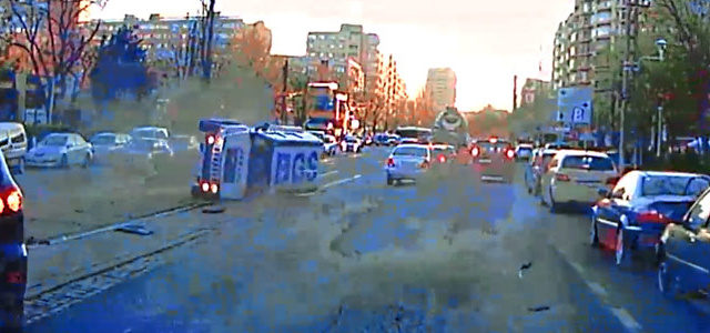 nehoda-hyundai-santa-fe-hummer-h3-video