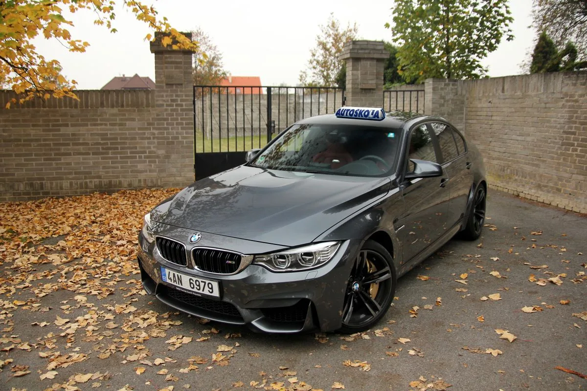 bmw-m3-autoskola
