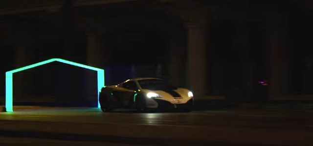 zavod-dubajsky-policejni-mclaren-vs-dron-video