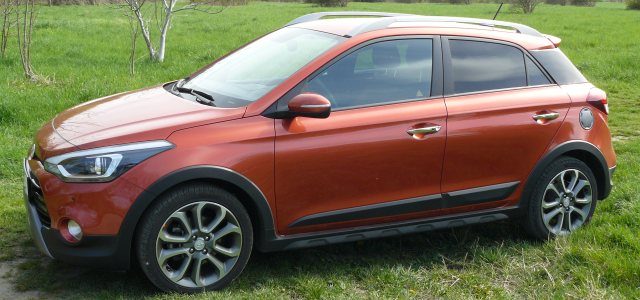 test-hyundai-i20-active-10-t-gdi