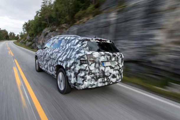 Nová generace Škody Kodiaq detailně nafocena ve Švédsku. Naváže na design současné verze