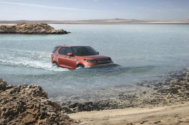 2017-land-rover-discovery-4