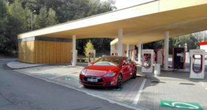 tesla-model-s-p90d-supercharger