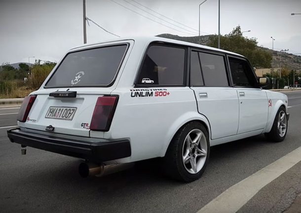 LADA 2104 dokáže jet rychlostí až 300 km/h – video