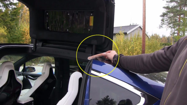 Tesla Model X má problém. Může vám ušmiknout prsty – video