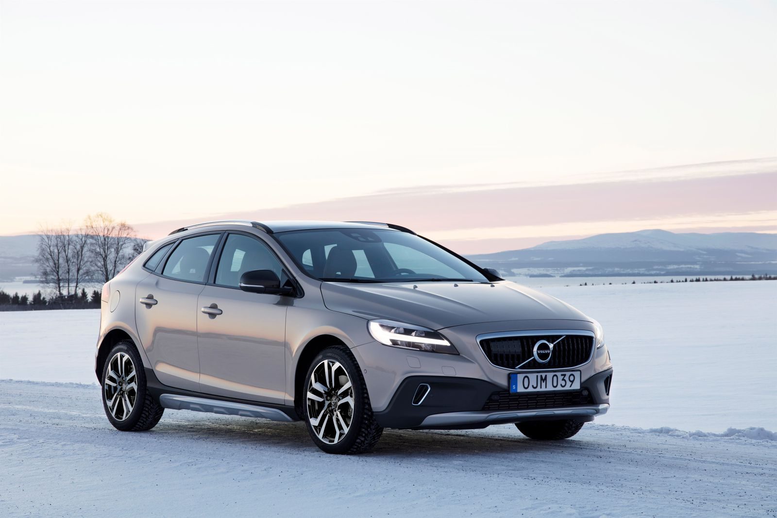 Volvo_V40_Cross_Country- (1)