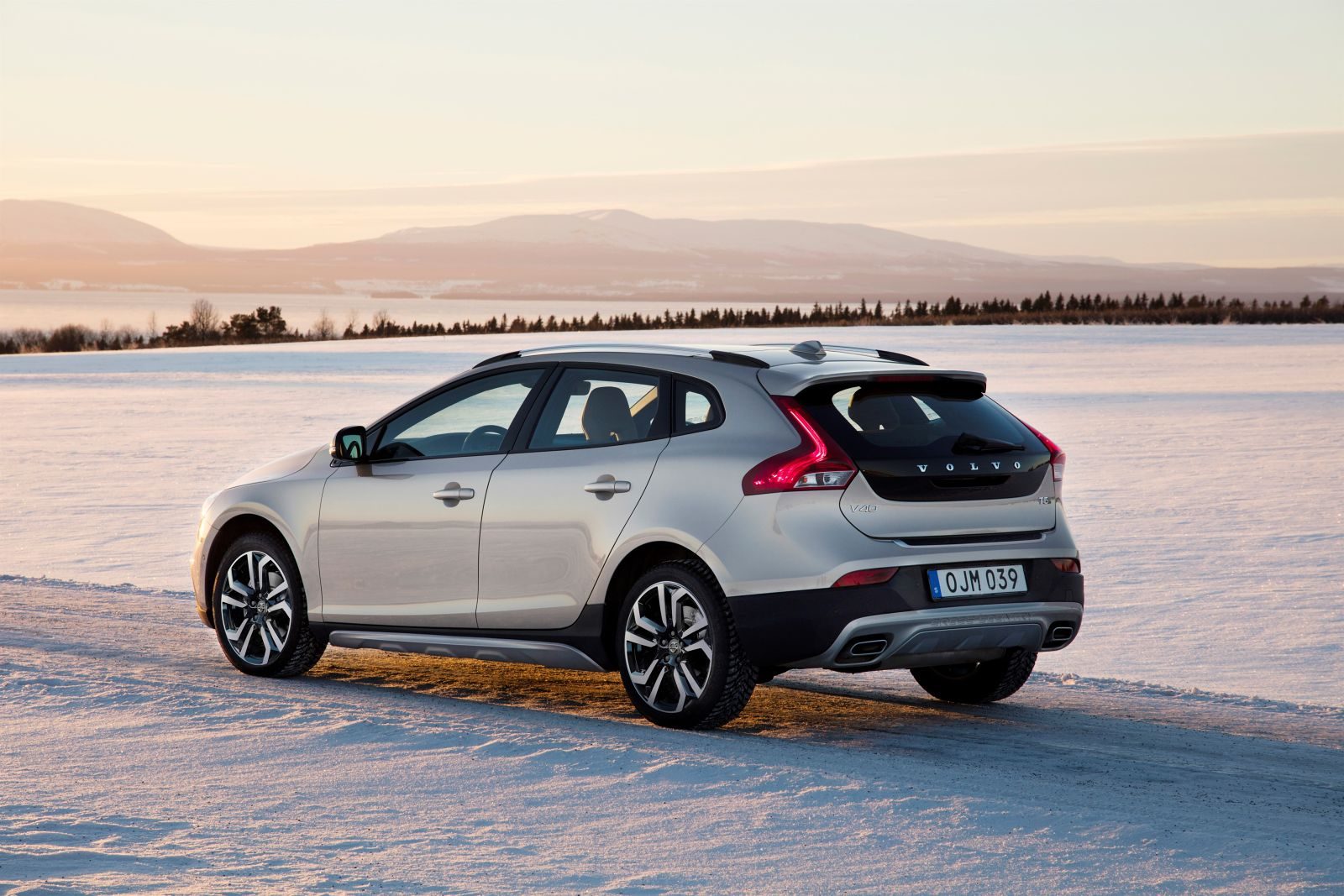 Volvo_V40_Cross_Country- (2)