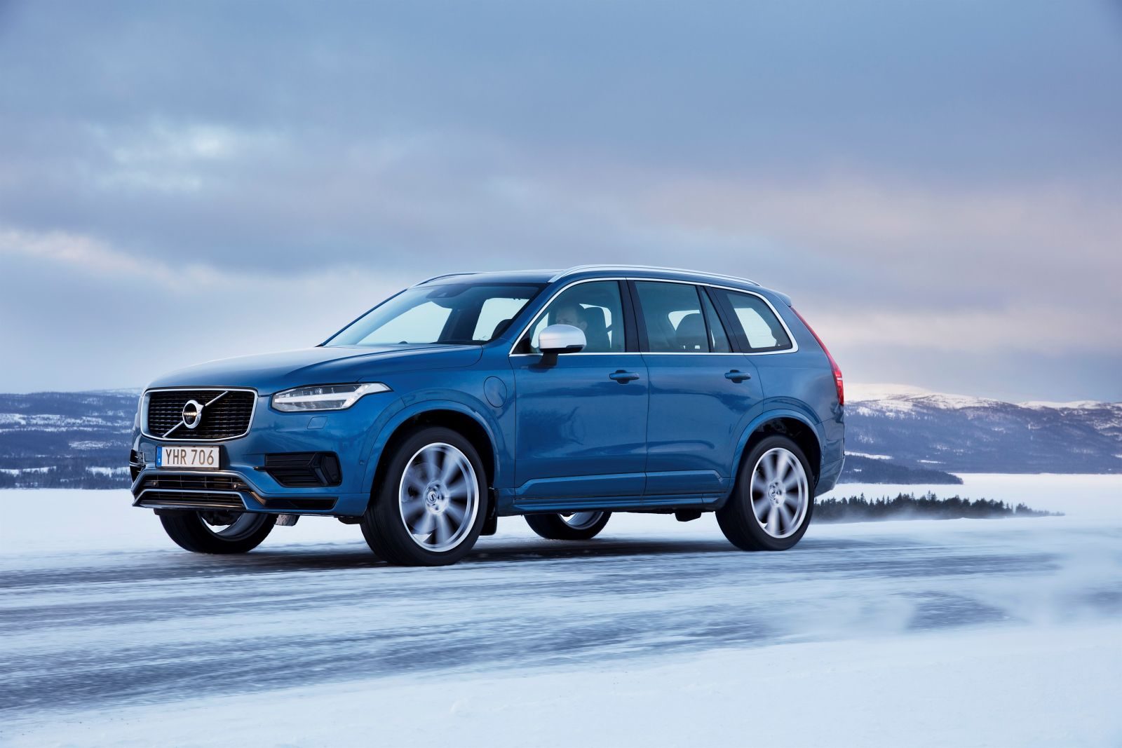 Volvo_XC90_T8_R_design- (1)