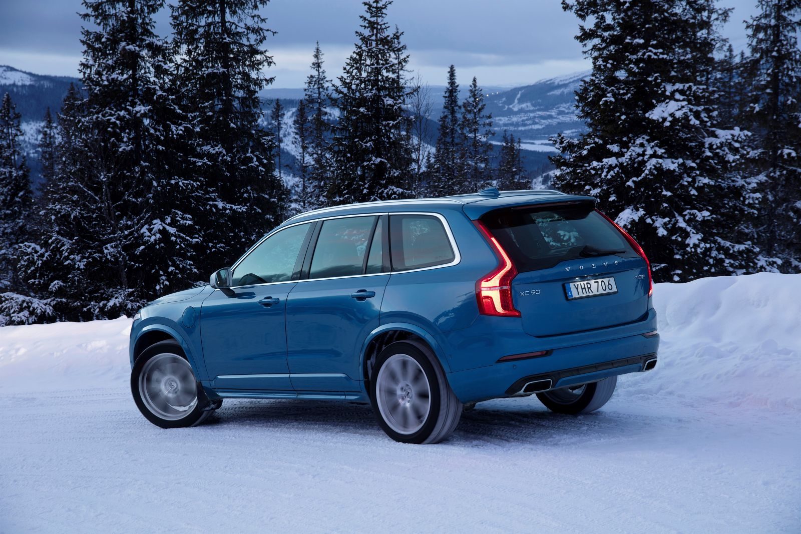 Volvo_XC90_T8_R_design- (2)