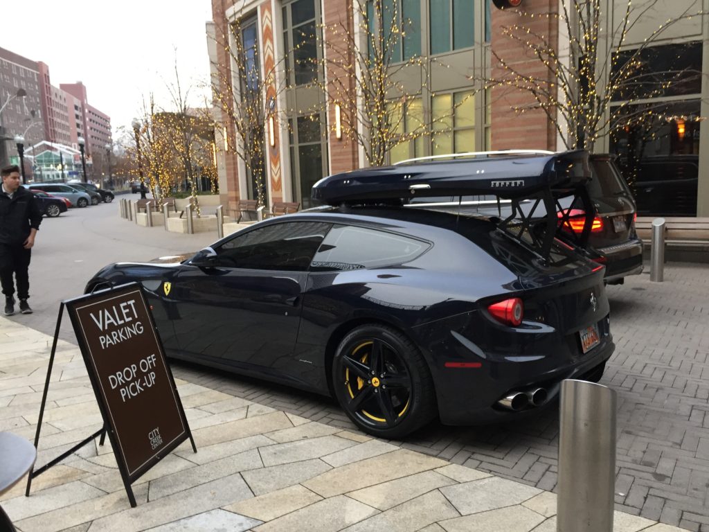 ferrari-ff-stresni-box-3