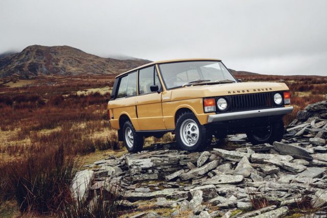 Range Rover na retromobile 2