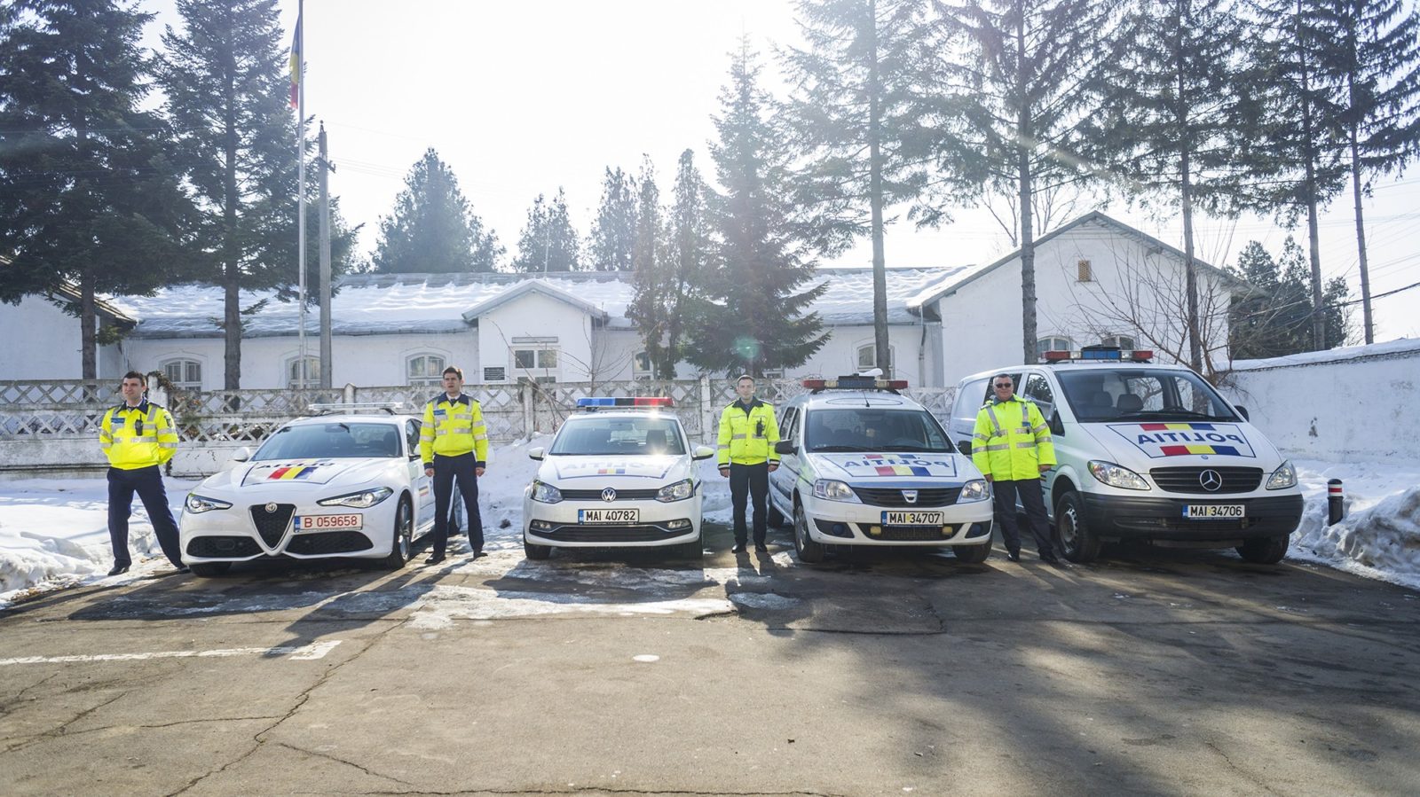 alfa-romeo-giulia-veloce-rumunska-policie- (1)