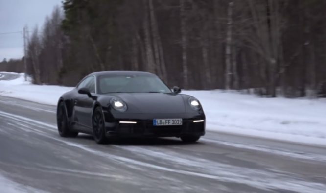 Nové Porsche 992 zachyceno při testování – video
