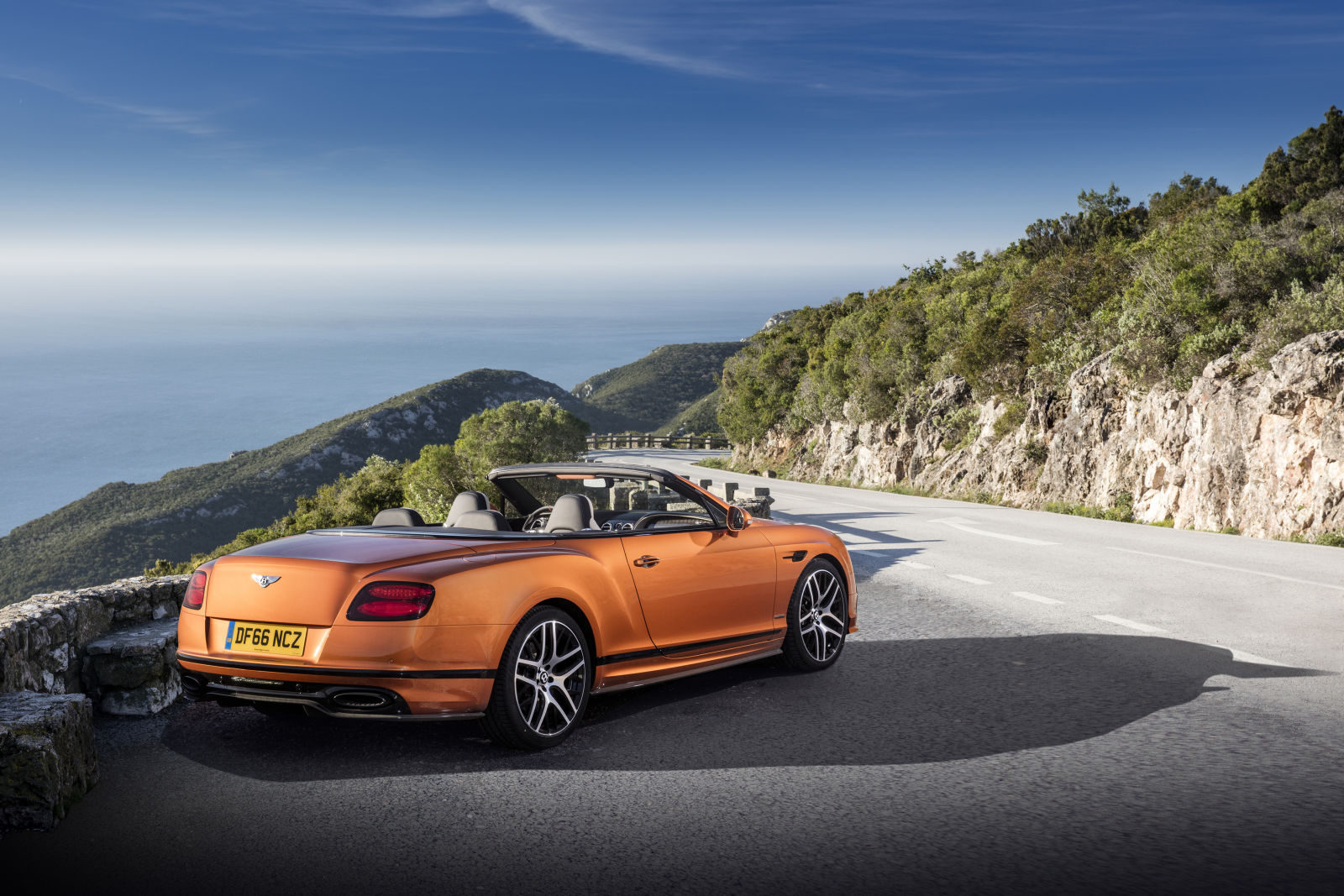 Bentley-Continental-Supersports-Coupe-Bentley-Continental-Supersports-Convertible- (4)