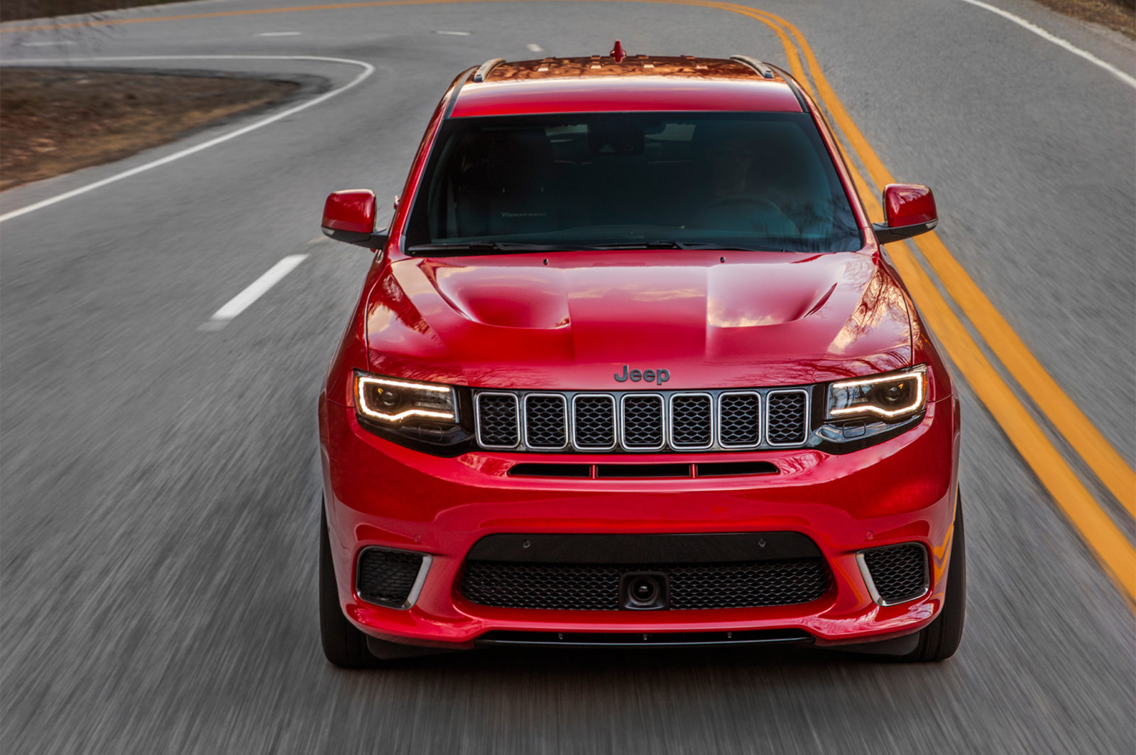 2018-Jeep-Grand-Cherokee-Trackhawk-front-end-in-motion-1