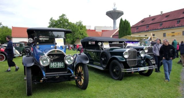 2017-soutez-elegance-historickych-vozidel-Roztoky
