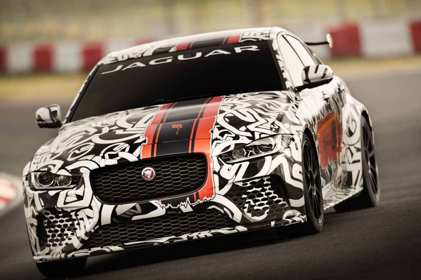 Jaguar-XE-SV-Project8-