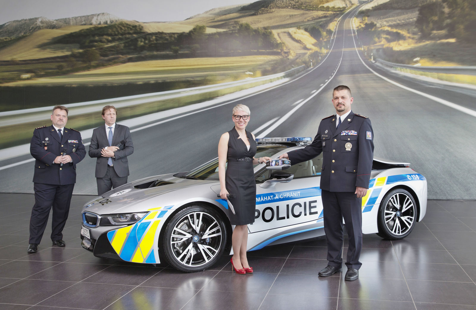 bmw-i8-policie- (3)