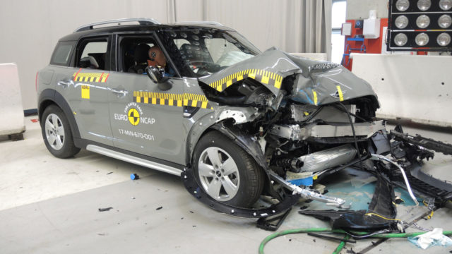 mini-countryman-euro_ncap- (4)