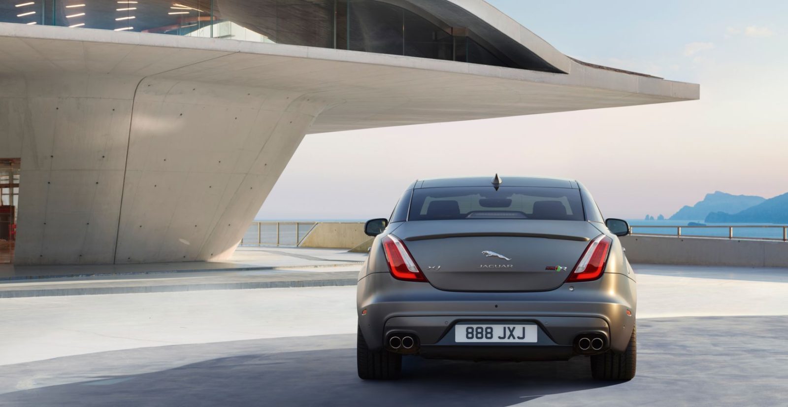 2018-jaguar-xj- (3)