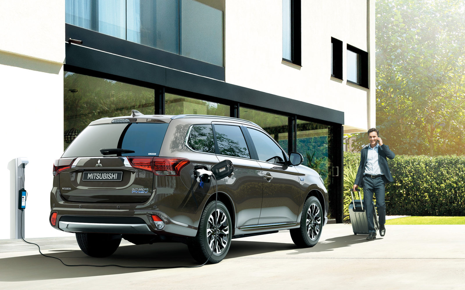 Mitsubishi_Outlander_PHEV