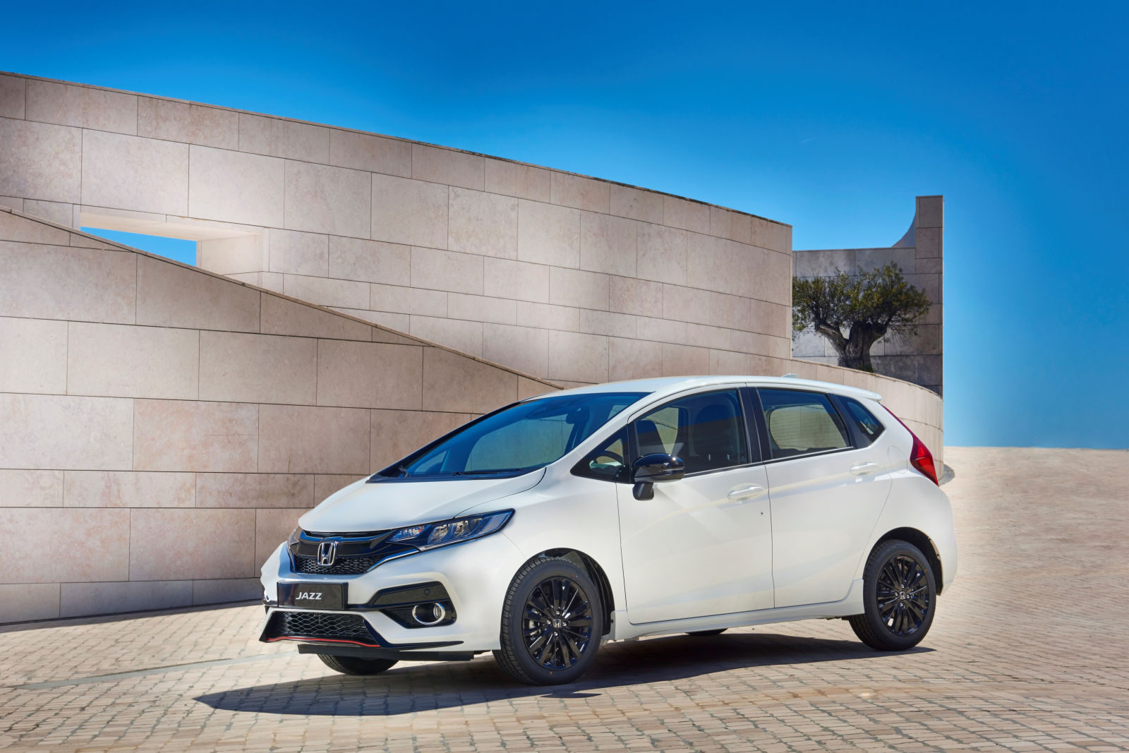 2018-honda-jazz-facelift- (2)