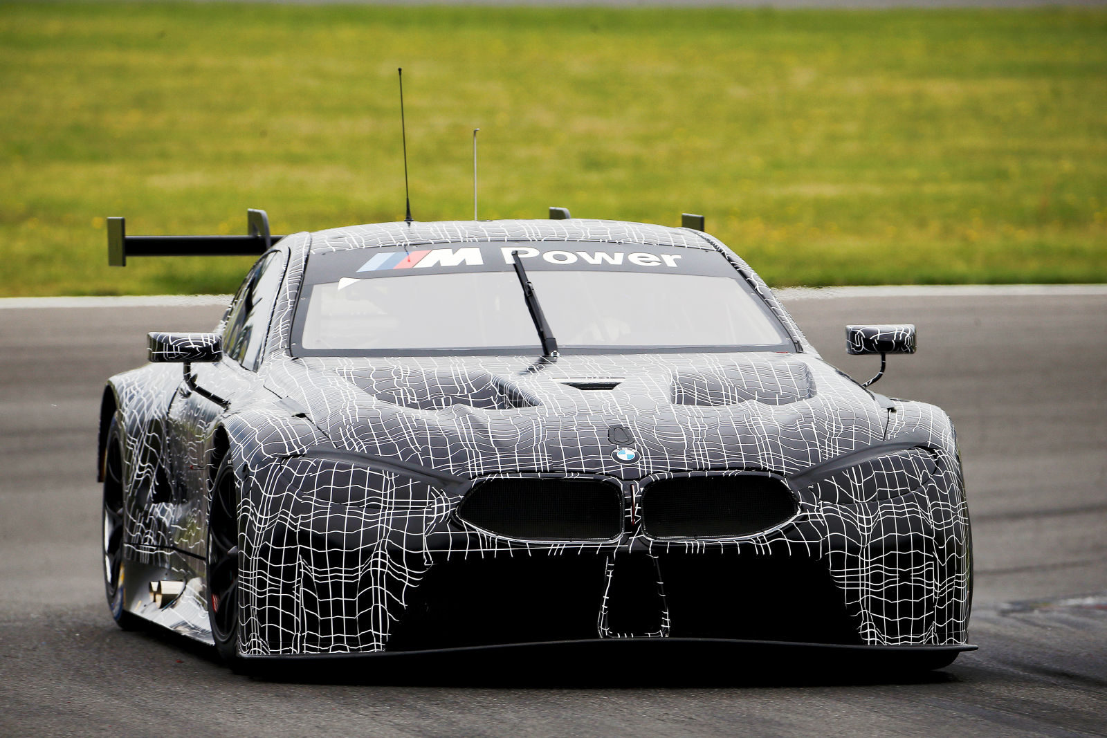 BMW-M8-GTE- (1)