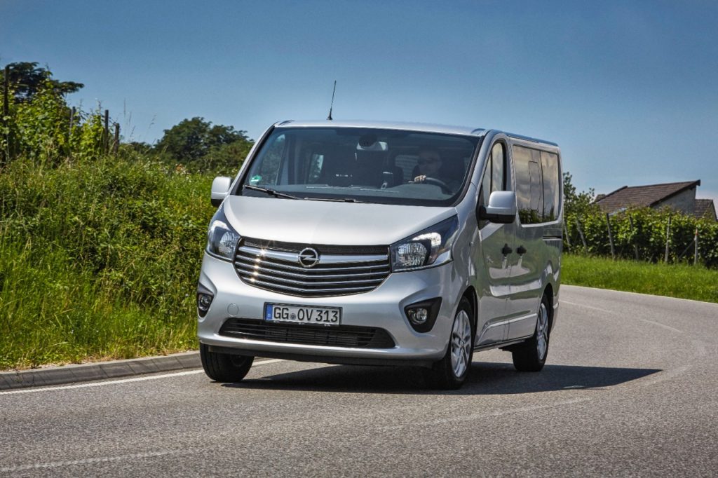 Opel-Vivaro-Combi-plus