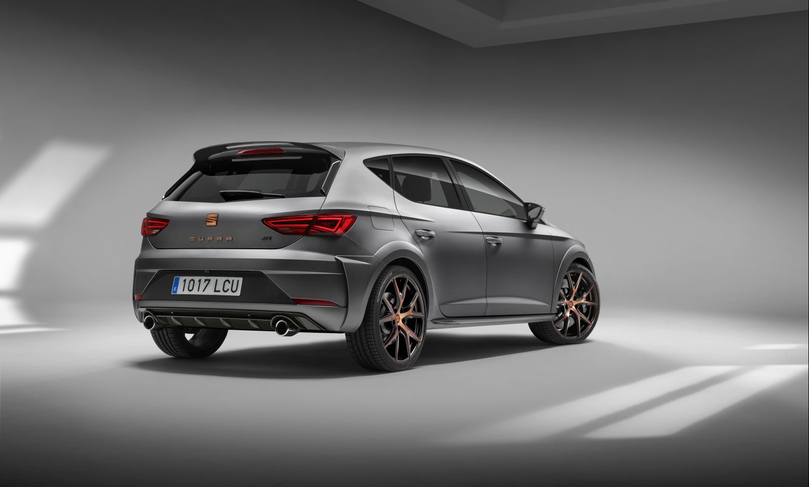 SEAT-Leon-Cupra-R-02