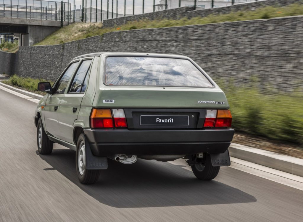 SKODA-FAVORIT-2