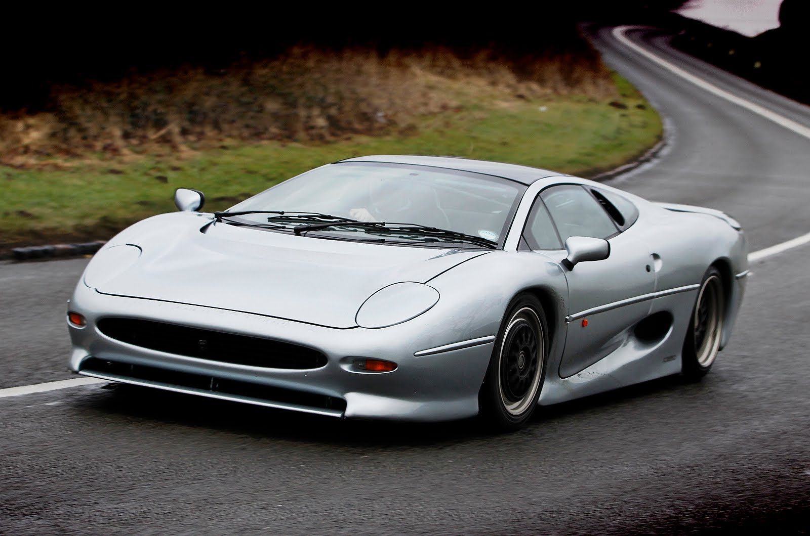 jaguar-xj220