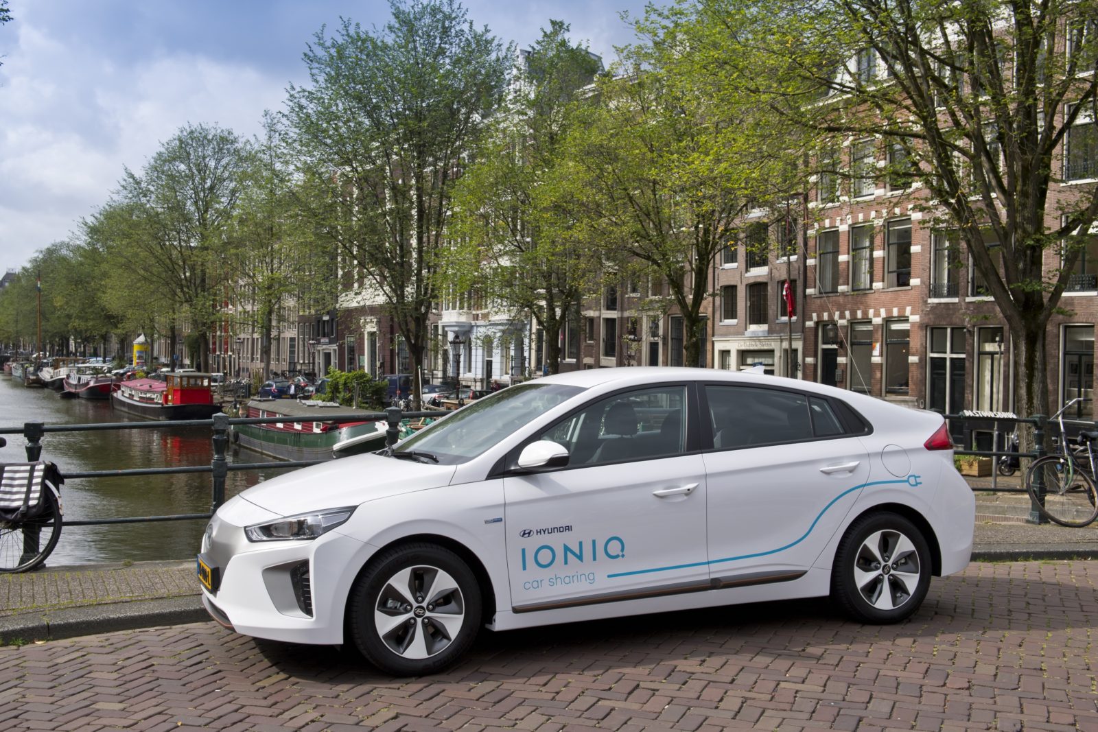 Hyundai IONIQ Car Sharing Amsterdam