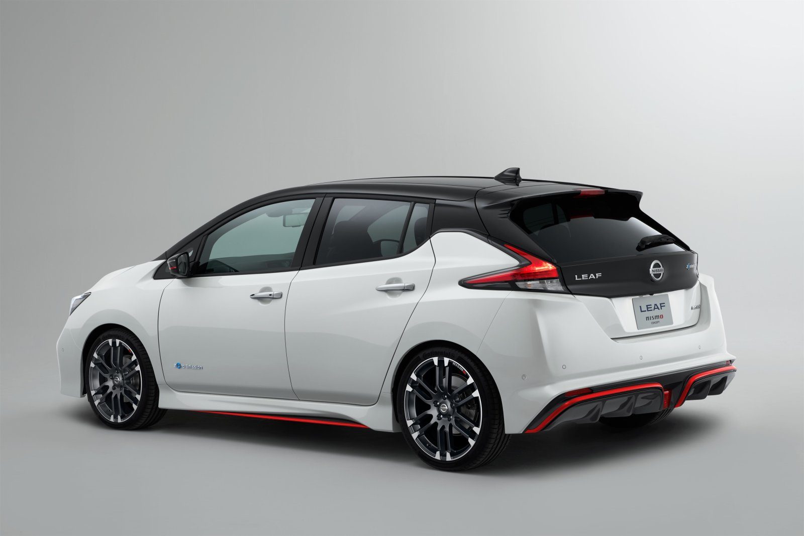 Nissan-LEAF-NISMO-concept-Tokyo_Motor_Show- (2)