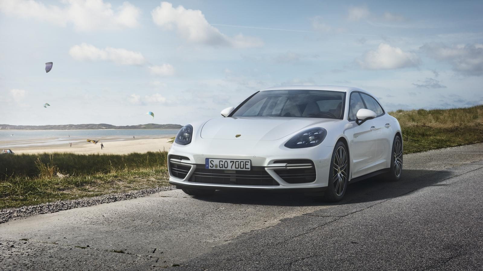 Porsche-Panamera-Turbo-S-E-Hybrid-Sport-Turismo-02