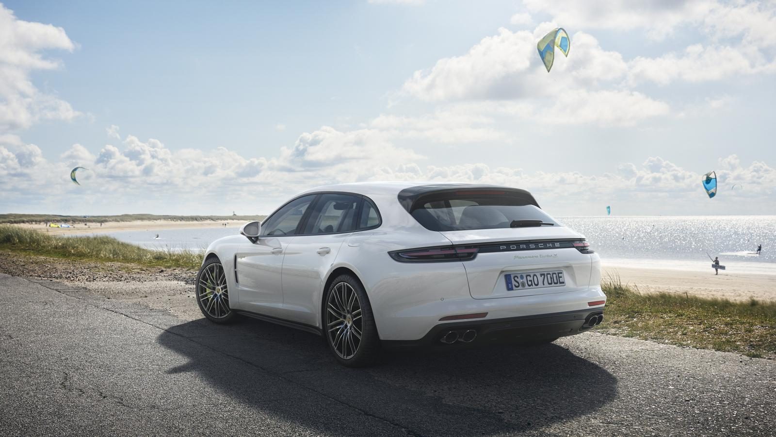 Porsche-Panamera-Turbo-S-E-Hybrid-Sport-Turismo-04