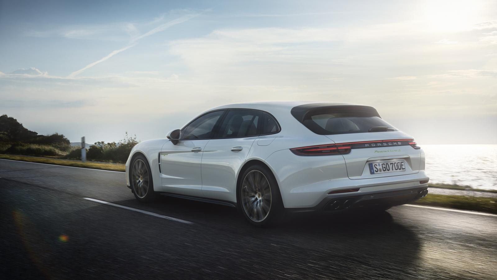 Porsche-Panamera-Turbo-S-E-Hybrid-Sport-Turismo-05