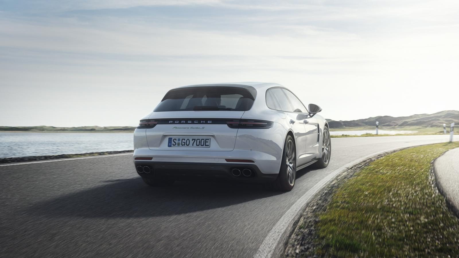 Porsche-Panamera-Turbo-S-E-Hybrid-Sport-Turismo-07
