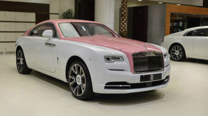 Rolls-Royce v růžovém? Vypadá překvapivě dobře!