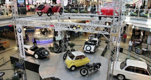 galerie-vankovka-vystava-zijeme-bmw