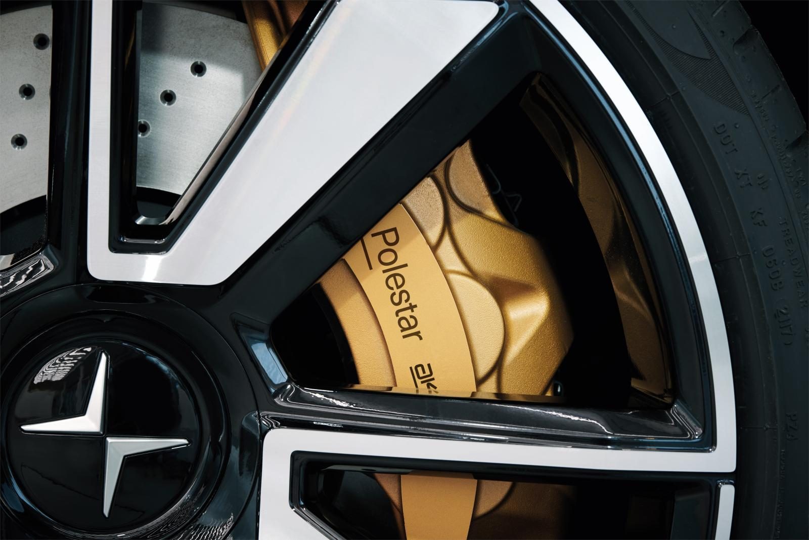 polestar-1-plug-in-hybrid- (12)