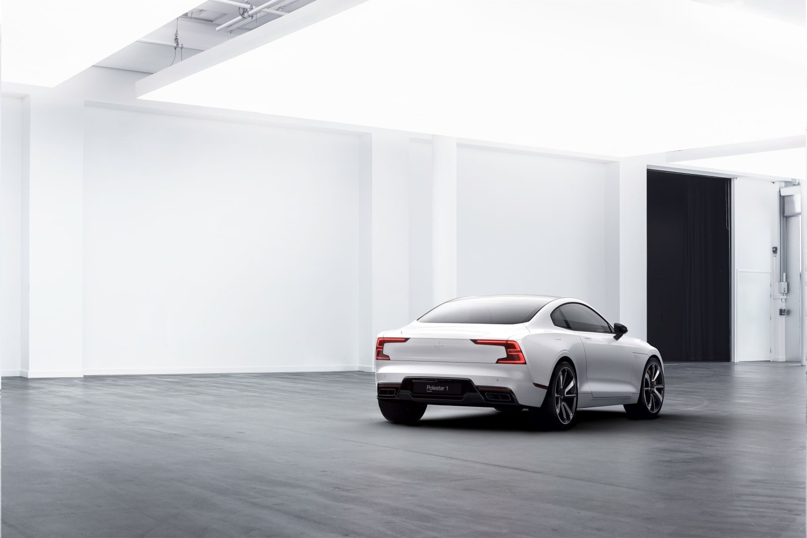 polestar-1-plug-in-hybrid- (4)