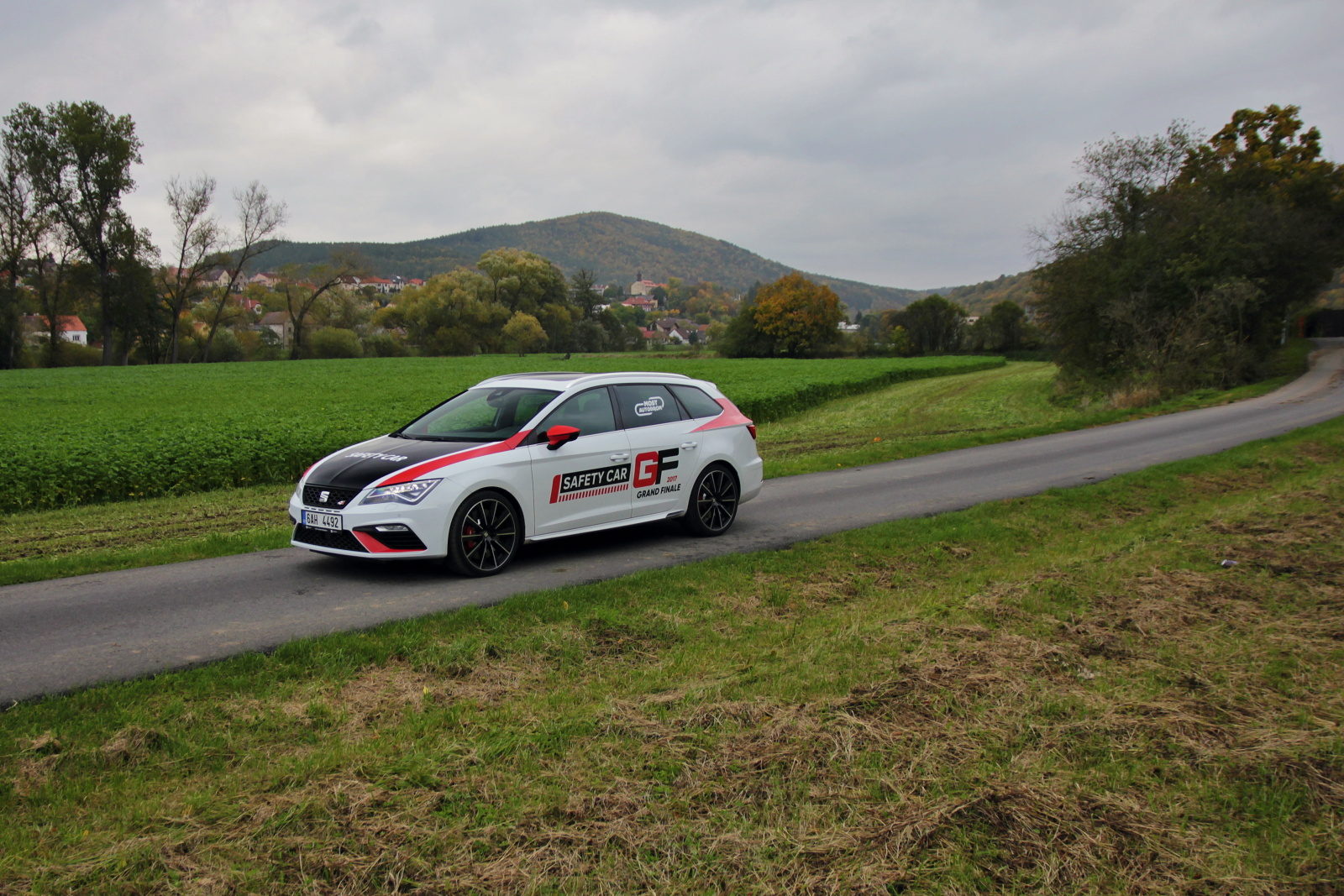 rychly-test-seat-leon-st-cupra-300-4drive-dsg-1-1