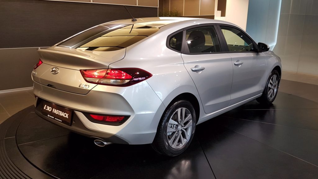 Hyundai-i30-fastback